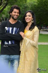 Pelli Chupulu Movie Abhinandhana Sabha